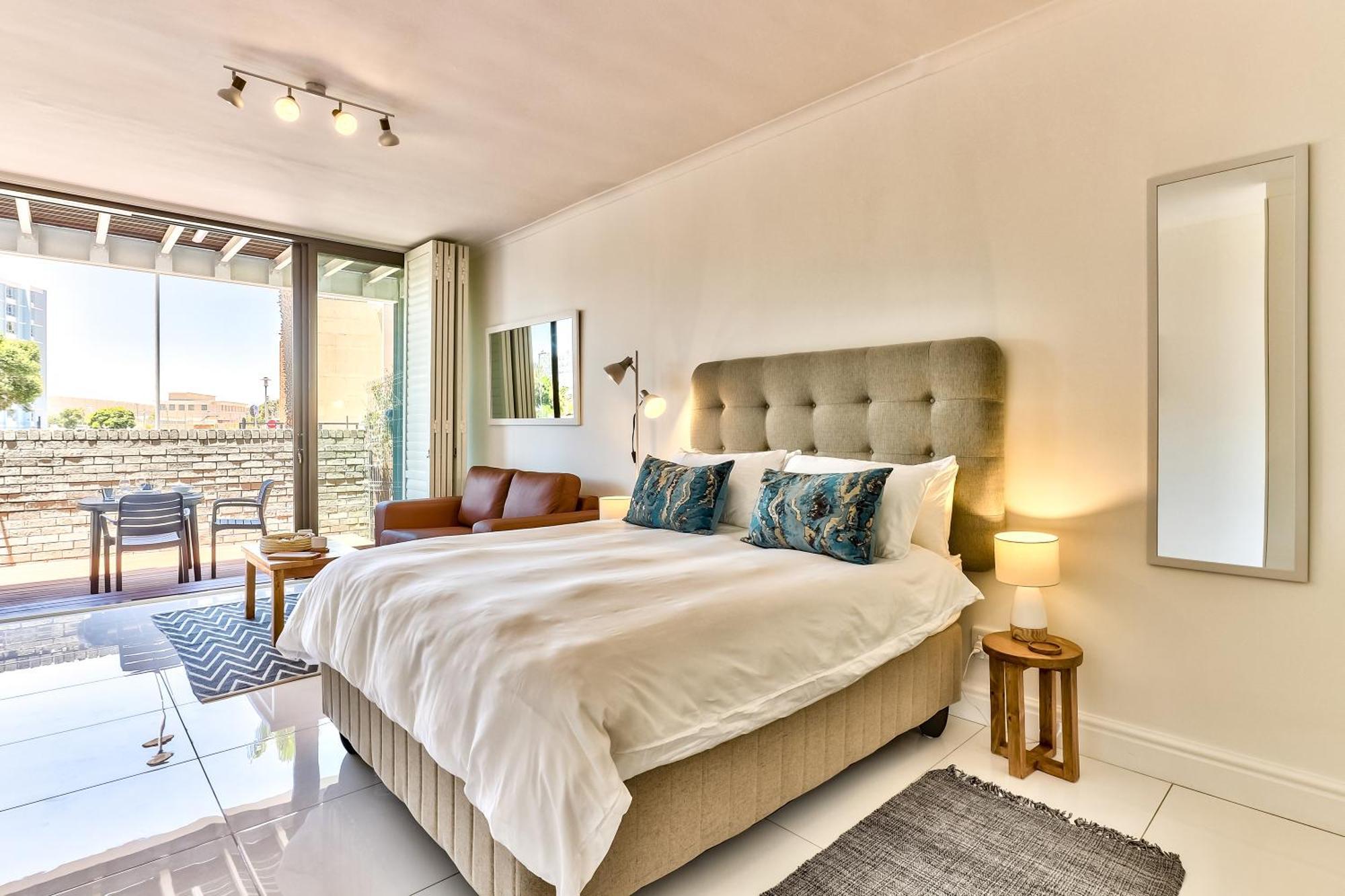 Apartment Beachside With Amazing Views And No Loadshedding